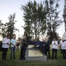 Colocan monumento vivo en memoria de Raúl Padilla López