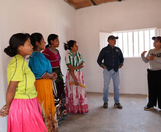 Estudiantes, docentes y autoridades del CUNorte participan en ceremonia wixárika para bendecir sede en Tuxpan de Bolaños