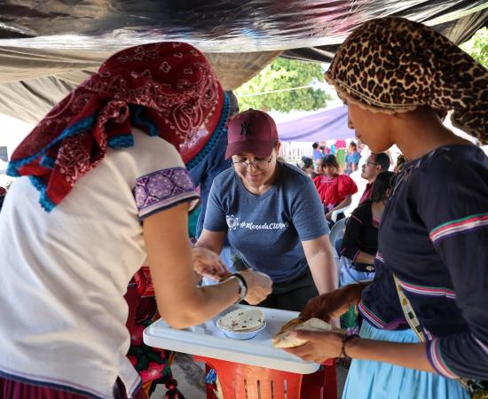 Estudiantes, docentes y autoridades del CUNorte participan en ceremonia wixárika para bendecir sede en Tuxpan de Bolaños