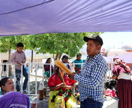 Estudiantes, docentes y autoridades del CUNorte participan en ceremonia wixárika para bendecir sede en Tuxpan de Bolaños