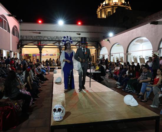 Estudiantes del CUNorte destacan en concursos de Día de Muertos celebrados en Casa Hidalgo