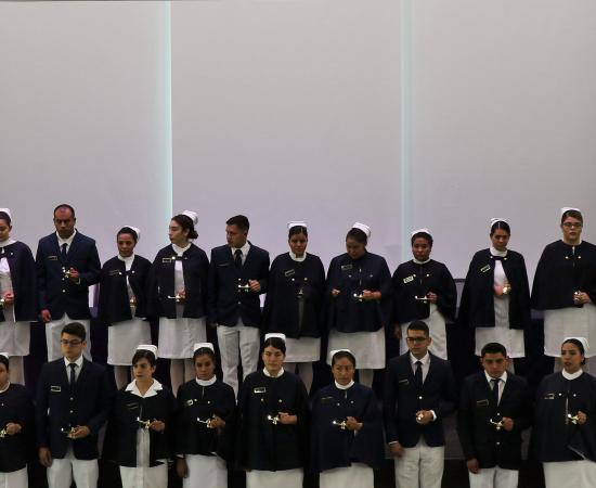 Paso de la luz. Egresados de la Licenciatura en Enfermería.