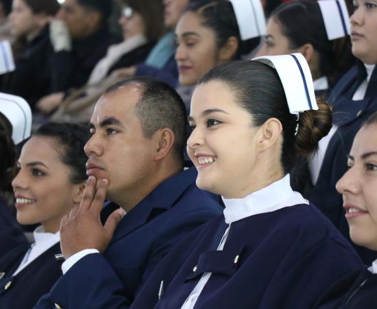 Paso de la luz. Egresados de la Licenciatura en Enfermería.