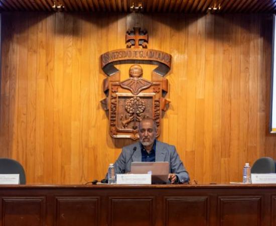 Rector del CUNorte ofrece conferencia sobre Atención a la Diversidad en el Coloquio de Investigación del SEMS