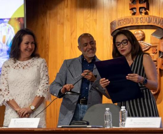 Rector del CUNorte ofrece conferencia sobre Atención a la Diversidad en el Coloquio de Investigación del SEMS