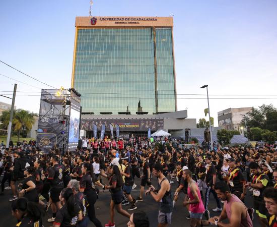 Carrera Leones Negros rompe récord de asistentes en su octava edición